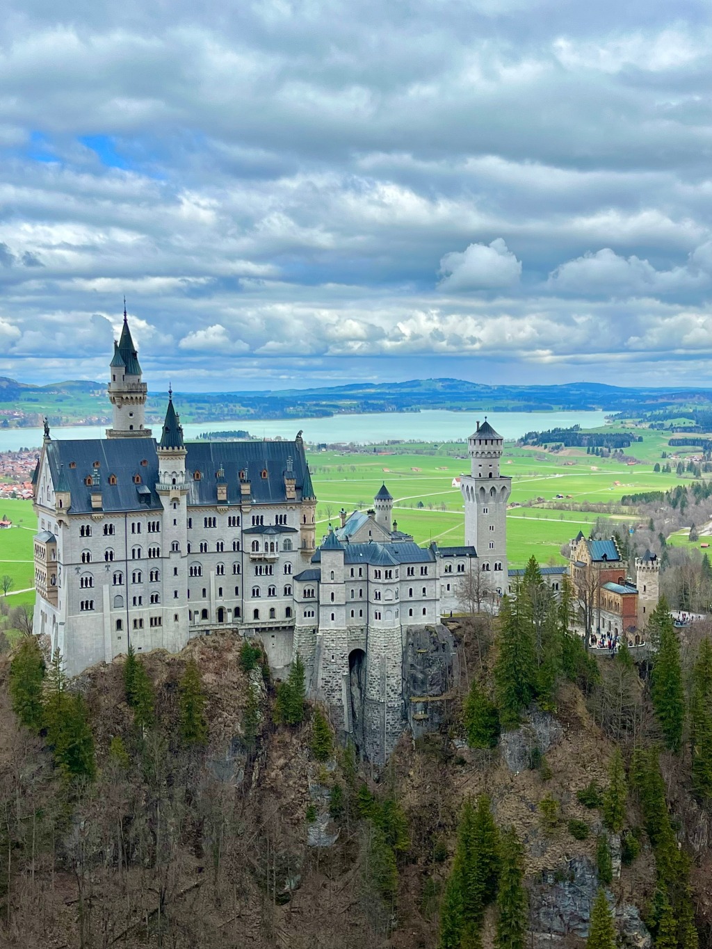7 Tips for Visiting Neuschwanstein & Hohenshwangau Castles In Bavaria Germany